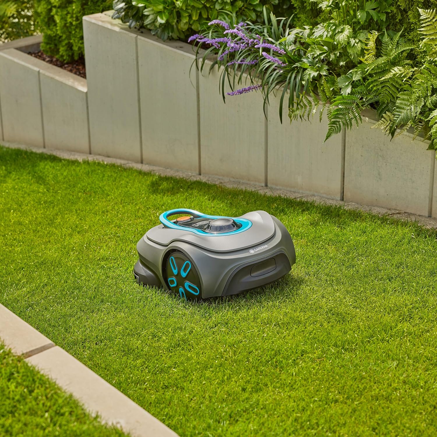 Gardena smart SILENO Free Set 600 m² kabelloser Mähroboter: LONA Intelligence, Trim-to-Edge, ohne Begrenzungskabel, leiser Betrieb, intelligenter Mäher, App Steuerung (19921-20)